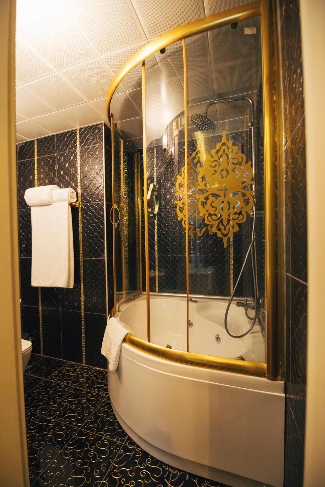 Royal Mersin Otel מראה חיצוני תמונה